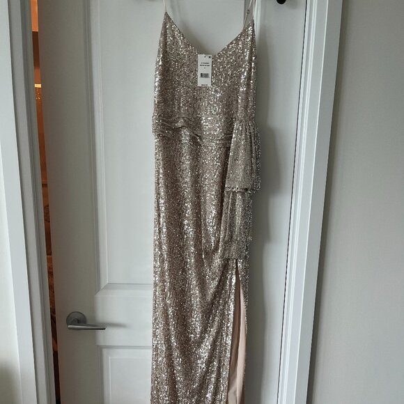 Emile Sequined Gown by Likely (champagne/gold colour) Size 6 - Picture 6 of 8